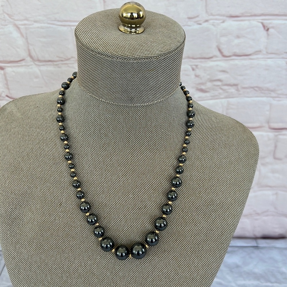 Vintage Hematite 14K gold graduated beads necklace Unique black stone 80’s